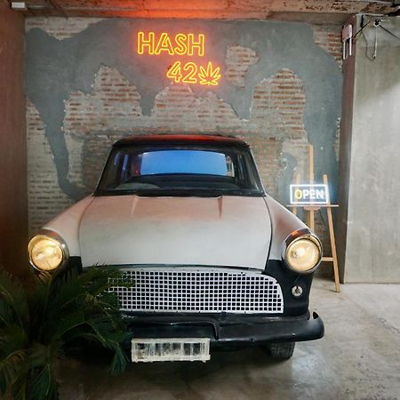 Silom Soi 3 Hash Apartment Hip And Funky With Rooftop View Бангкок Екстер'єр фото