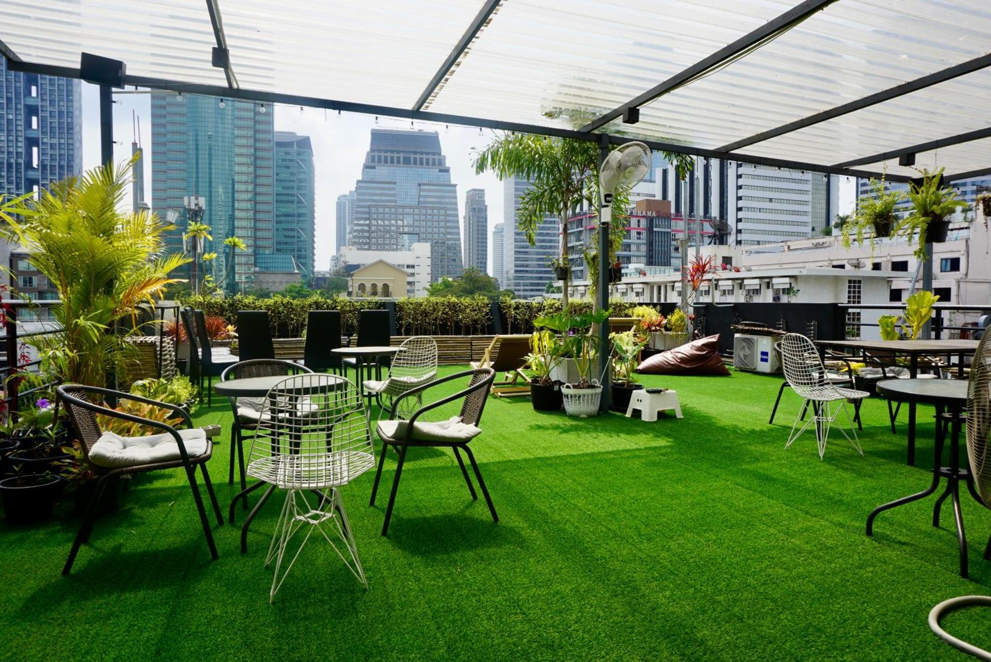 Silom Soi 3 Hash Apartment Hip And Funky With Rooftop View Бангкок Екстер'єр фото