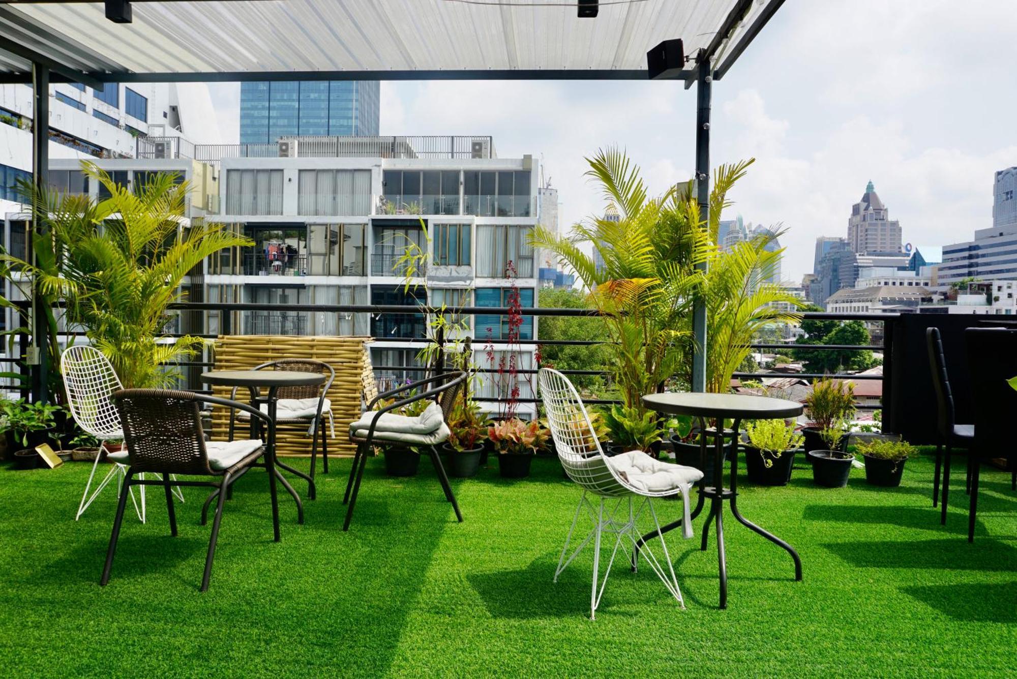 Silom Soi 3 Hash Apartment Hip And Funky With Rooftop View Бангкок Екстер'єр фото