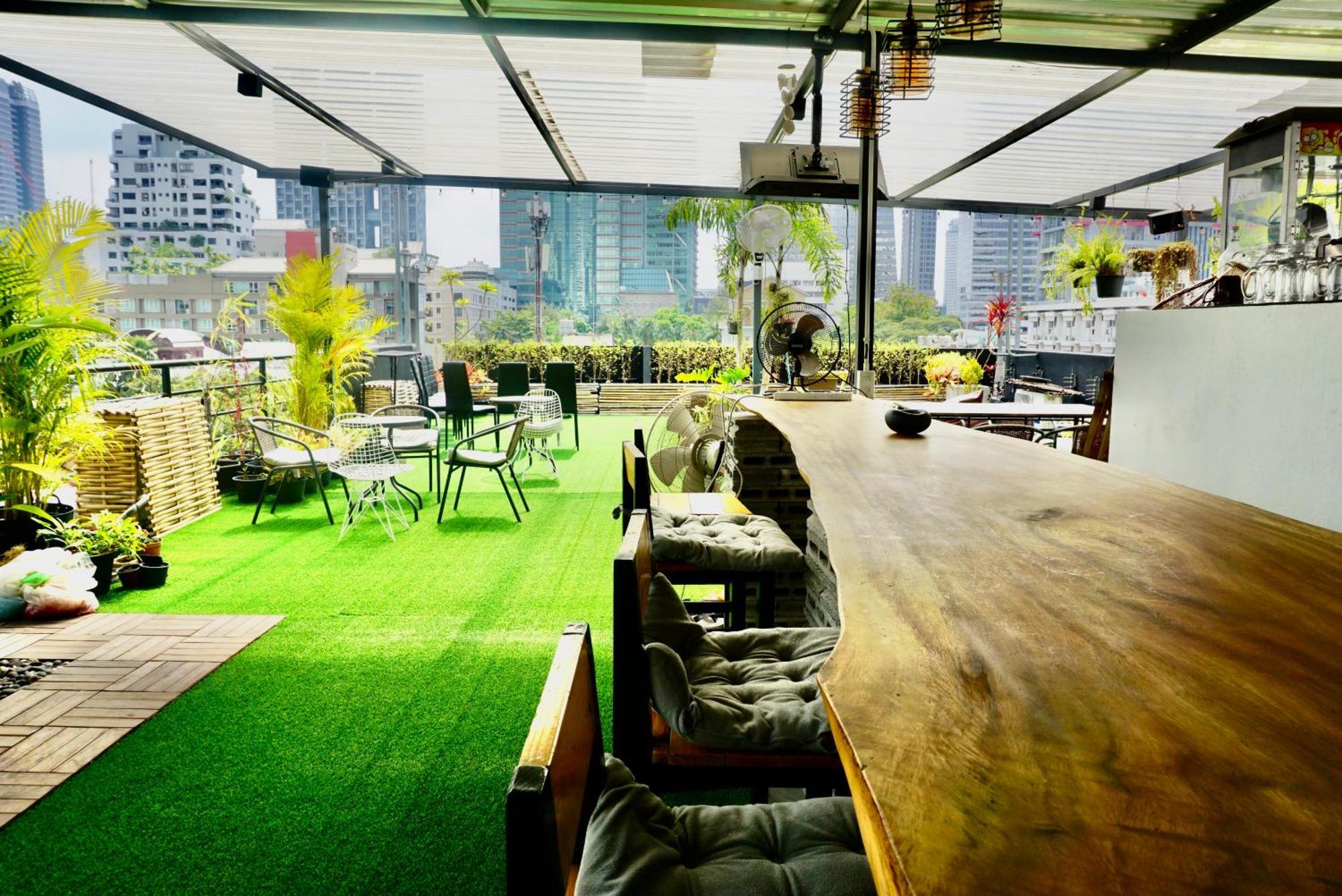 Silom Soi 3 Hash Apartment Hip And Funky With Rooftop View Бангкок Екстер'єр фото
